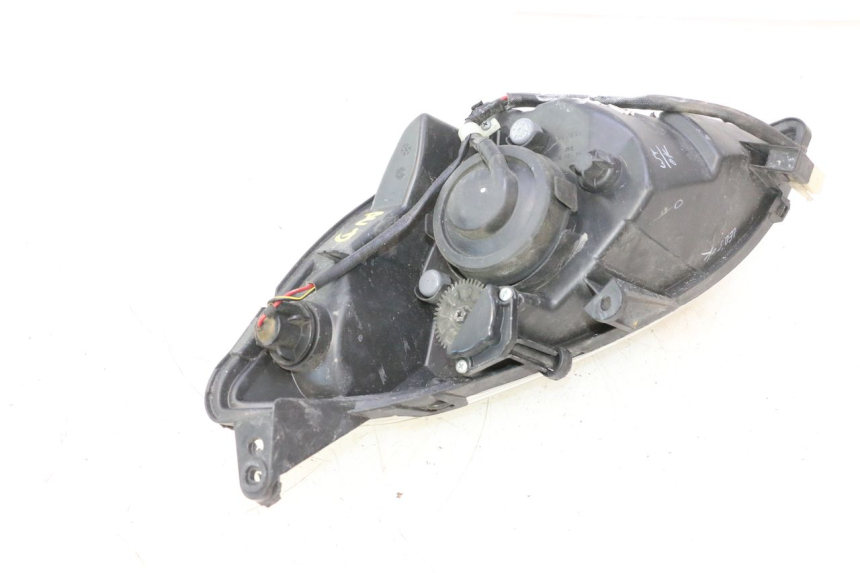 photo de PHARE AVANT DROIT PEUGEOT SATELIS 125 (2013 - 2018) - Autre angle de vue