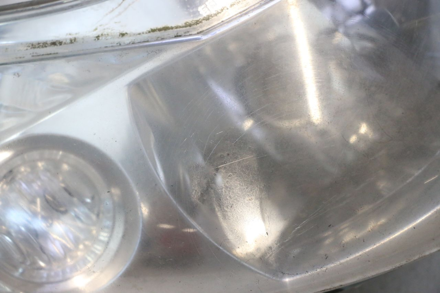 photo de PHARE AVANT PEUGEOT ELYSTAR 50 (2002 - 2014) - Inspection visuelle
