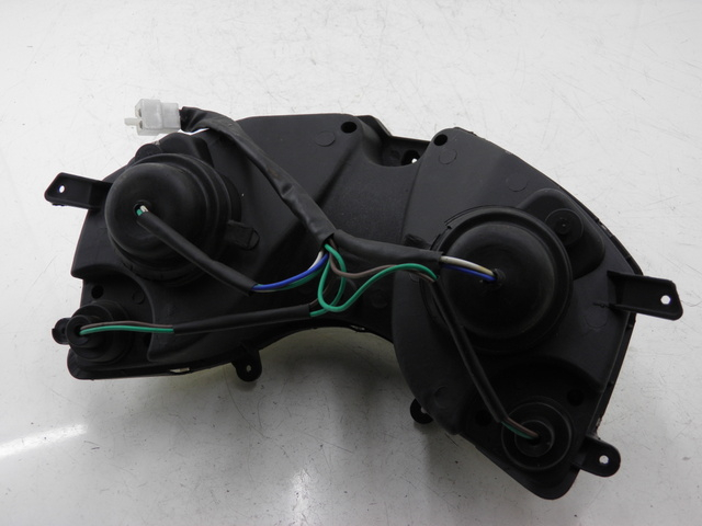 photo de PHARE AVANT EUROCKA MATADOR 4T 50 (2010 - 2016) - État de surface