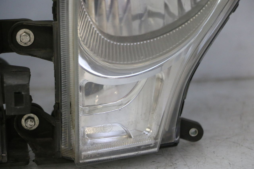 photo de PHARE AVANT HONDA FES S-WING SWING ABS 125 (2007 - 2015) - Photo complémentaire