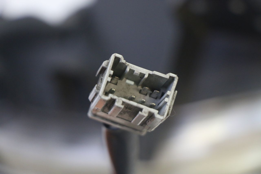 photo de PHARE AVANT HONDA FES S-WING SWING ABS 125 (2007 - 2015) - État de surface