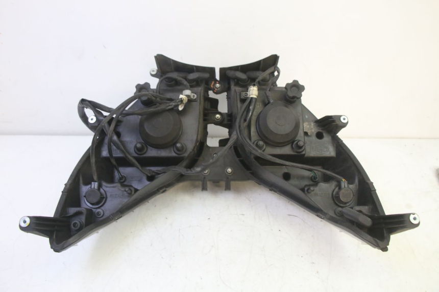 photo de PHARE AVANT HONDA FES S-WING SWING ABS 125 (2007 - 2015) - Détails caractéristiques