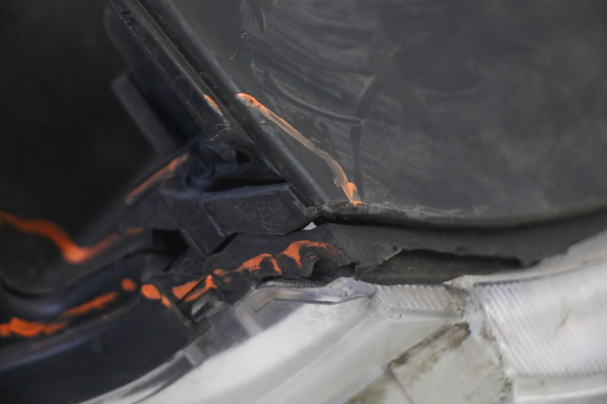 photo de PHARE AVANT HONDA FES S-WING SWING ABS 125 (2007 - 2015) - Marquages et références