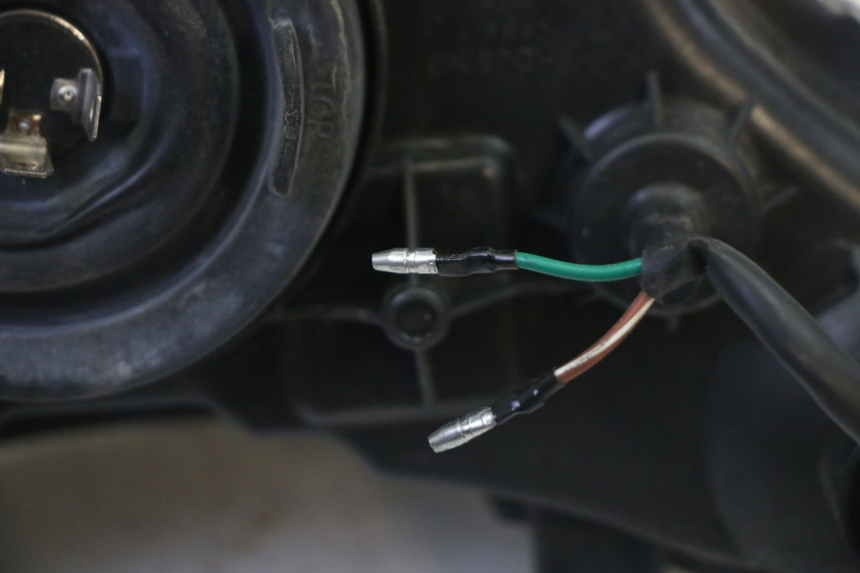 photo de PHARE AVANT STAHO FH 50 (2018 - 2019) - Détails caractéristiques