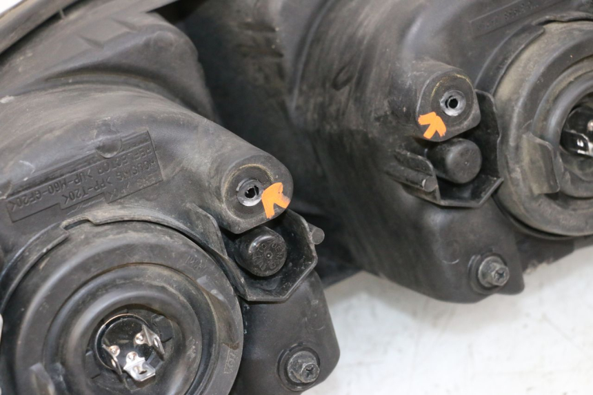 photo de PHARE AVANT YAMAHA FJR ABS 1300 (2006 - 2012) - Points de fixation