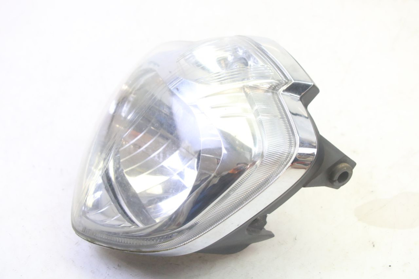 photo de PHARE AVANT YAMAHA FZ6 N FAZER 600 (2004 - 2006) - Zoom état d’usage
