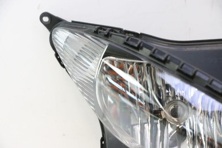photo de PHARE AVANT YAMAHA FZ8 800 (2010 - 2016) - Détail de la pièce