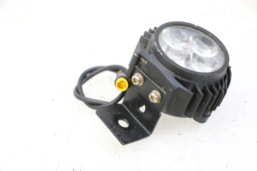 photo de PHARE AVANT KUKIRIN G2 MASTER 1 - Gros plan technique