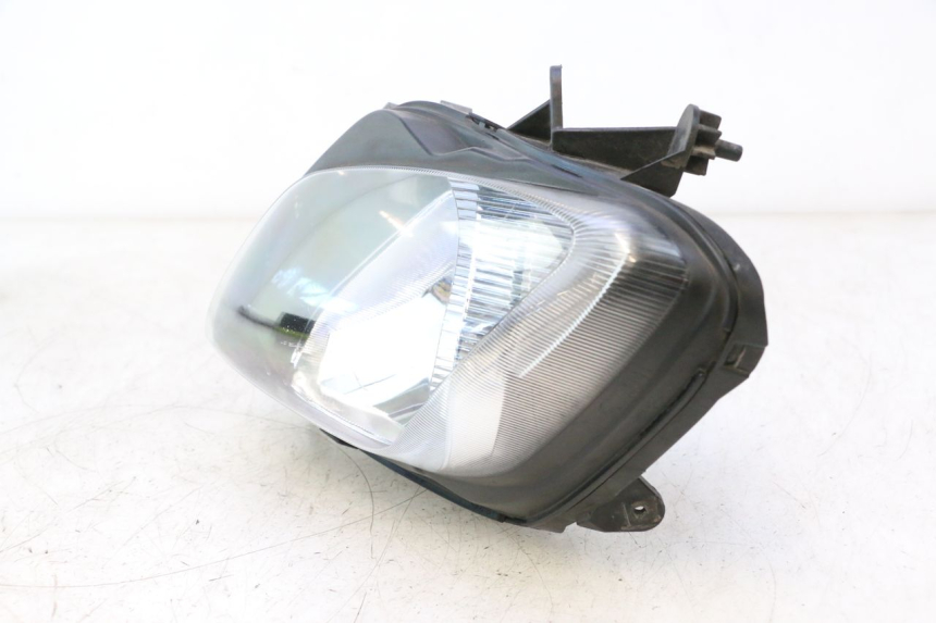 photo de PHARE AVANT GAUCHE SUZUKI BURGMAN EXECUTIVE ABS 650 (2006 - 2012) - Photo complémentaire