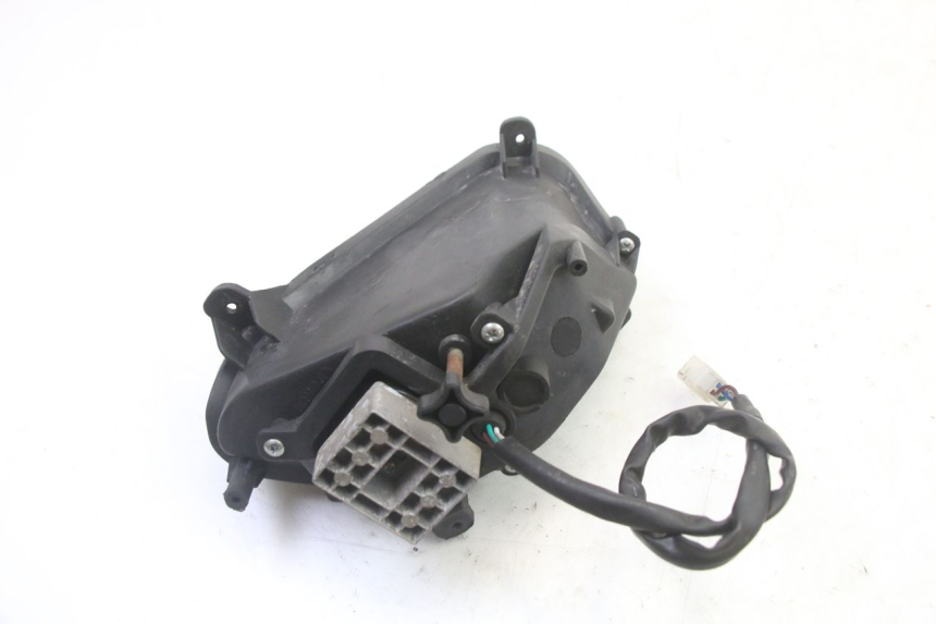 photo de PHARE AVANT GAUCHE ORCAL CAVARO 4T 50 (2019 - 2023) - Gros plan technique