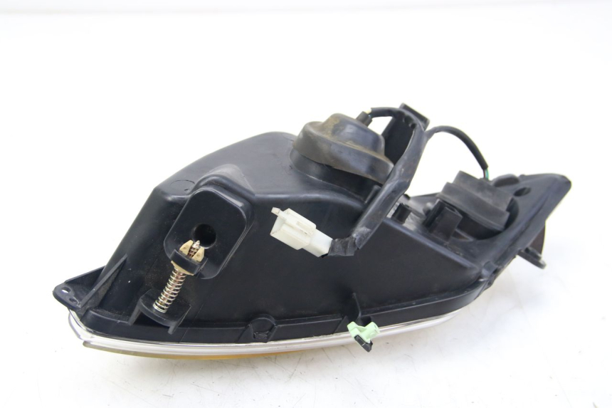 photo de PHARE AVANT GAUCHE PEUGEOT CITYSTAR AIR 125 (2014 - 2017) - Gros plan technique