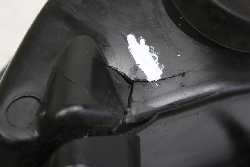 photo de PHARE AVANT GAUCHE PEUGEOT CITYSTAR 50 (2013 - 2017) - Gros plan technique