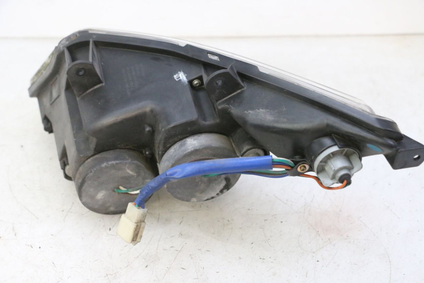 photo de PHARE AVANT GAUCHE KYMCO DINK STREET 125 (2009 - 2014) - Autre angle de vue