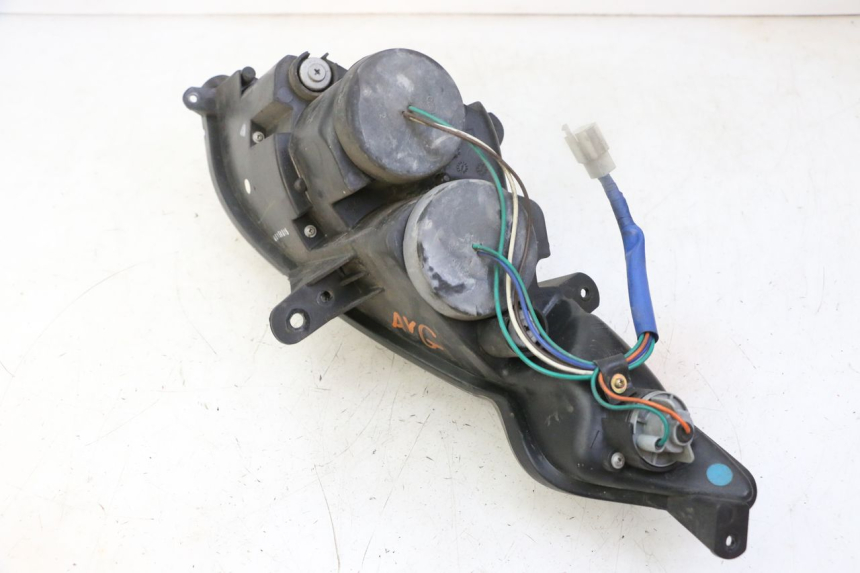 photo de PHARE AVANT GAUCHE KYMCO DINK STREET 125 (2009 - 2014) - Vue d’ensemble