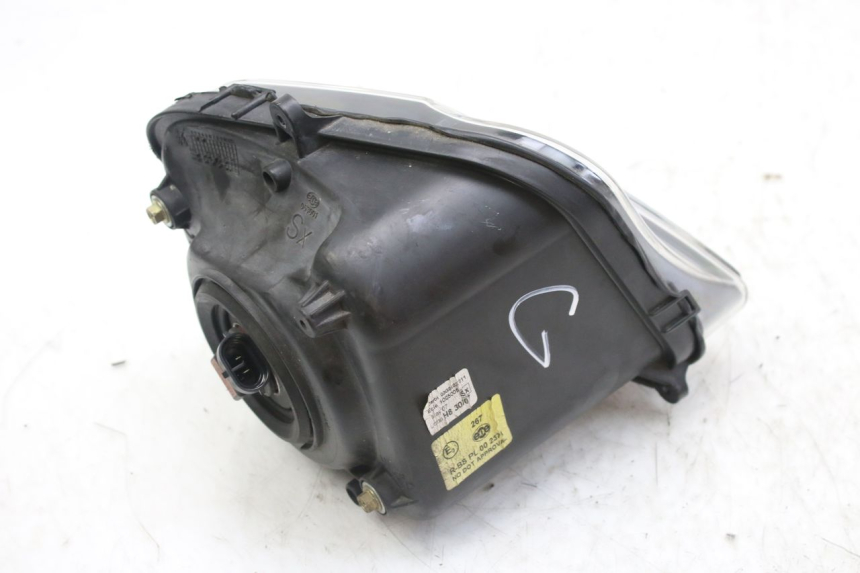 photo de PHARE AVANT GAUCHE DERBI GPR 50 (2004 - 2009) - Autre angle de vue