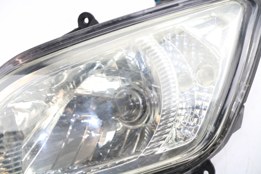 photo de PHARE AVANT GAUCHE LINTEX HT50QT-36 VERONA 50 (2012 - 2017) - Points de fixation