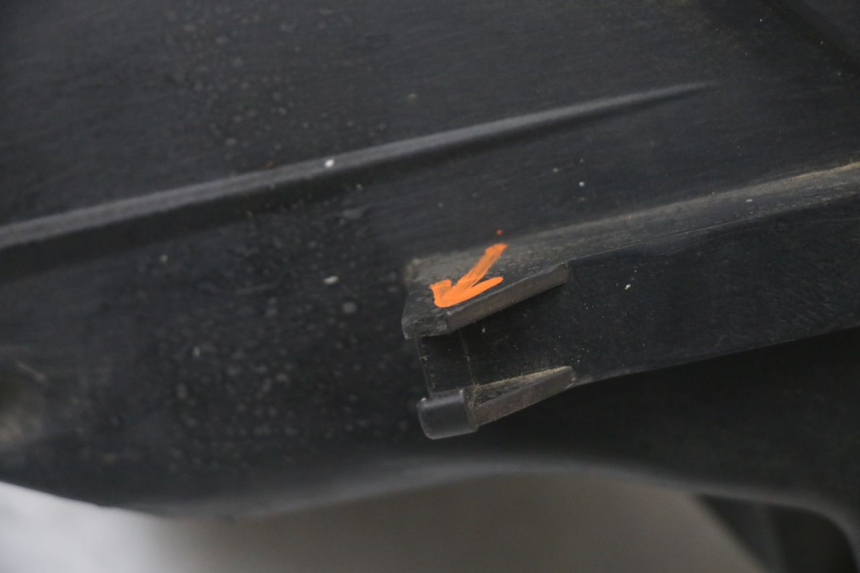 photo de PHARE AVANT GAUCHE PEUGEOT SPEEDFIGHT 3 LC 2T 50 (2009 - 2015) - Points de fixation