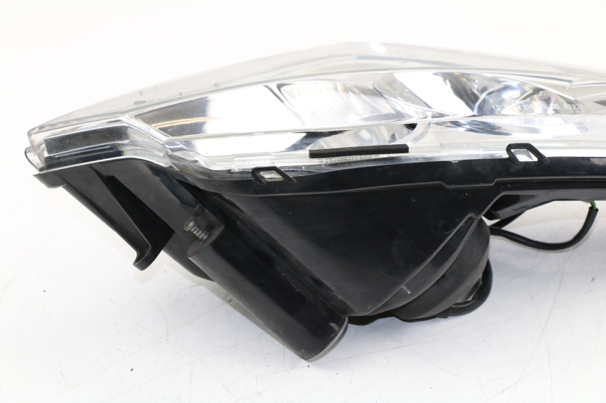 photo de PHARE AVANT GAUCHE PEUGEOT SATELIS COMPRESSOR K15 125 (2006 - 2009) - Vue principale