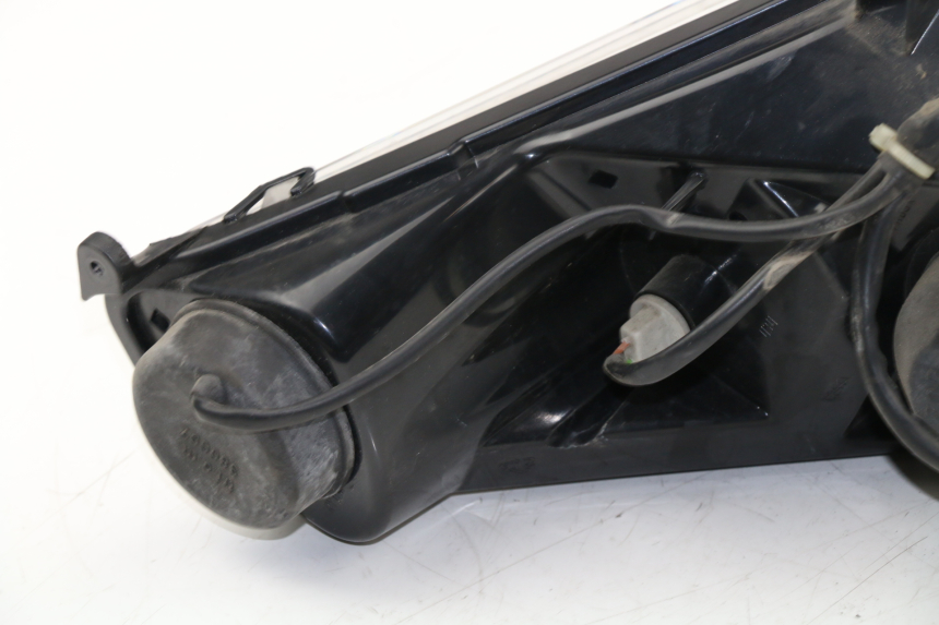 photo de PHARE AVANT GAUCHE PEUGEOT SATELIS COMPRESSOR K15 125 (2006 - 2009) - Focus structure