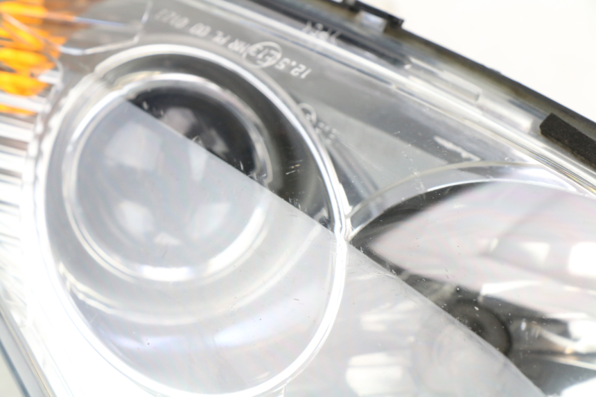 photo de PHARE AVANT GAUCHE PEUGEOT SATELIS COMPRESSOR K15 125 (2006 - 2009) - Focus structure