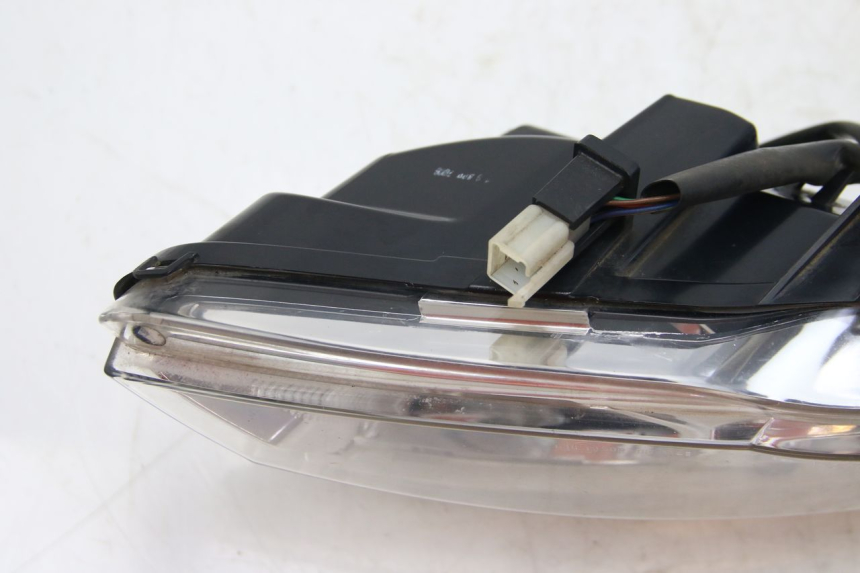 photo de PHARE AVANT GAUCHE PEUGEOT SATELIS 125 (2006 - 2009) - Vue produit