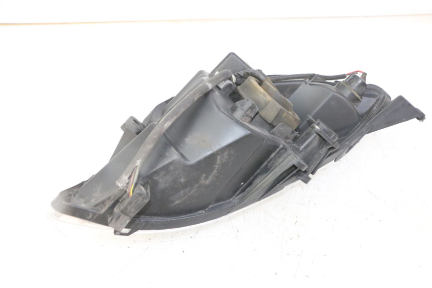 photo de PHARE AVANT GAUCHE PEUGEOT SATELIS 125 (2013 - 2018) - Détail de la pièce