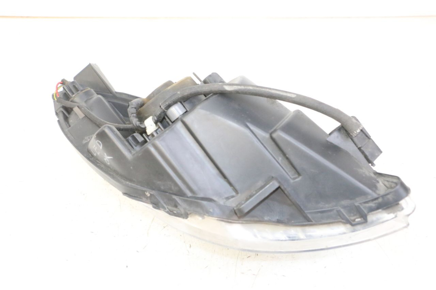 photo de PHARE AVANT GAUCHE PEUGEOT SATELIS 125 (2013 - 2018) - Zoom état d’usage