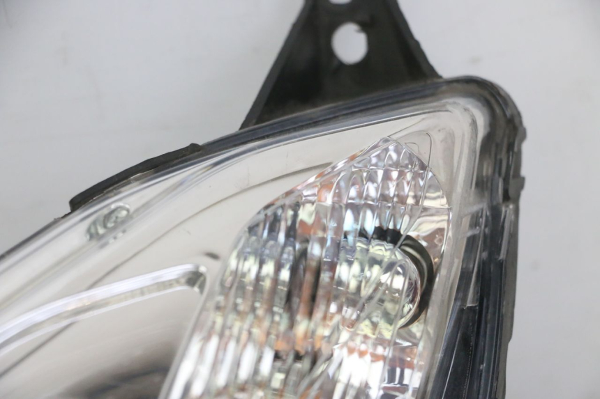 photo de PHARE AVANT GAUCHE PEUGEOT SATELIS 125 (2013 - 2018) - Pièce contrôlée