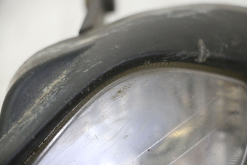 photo de PHARE AVANT GAUCHE YAMAHA YFM R RAPTOR 250 (2008 - 2014) - Gros plan technique