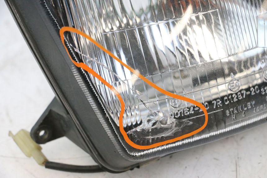 photo de PHARE AVANT KAWASAKI GPX F ZX750F 750 (1986 - 1990) - Détails caractéristiques