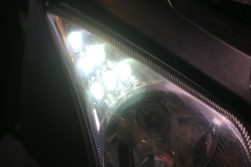 photo de PHARE AVANT TNT MOTOR GRIDO 2T 50 (2010 - 2019) - Détails caractéristiques