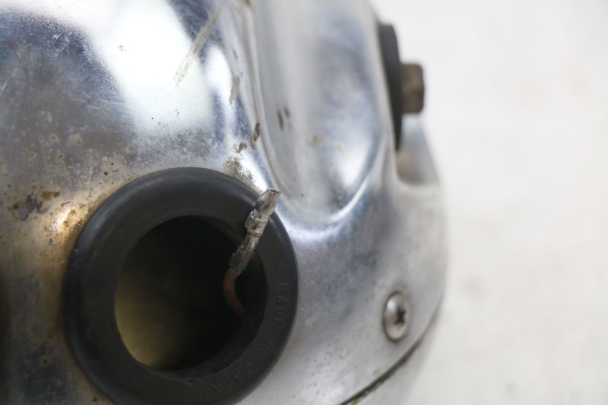 photo de PHARE AVANT SUZUKI GSX E 250 (1982 - 1983) - État de surface