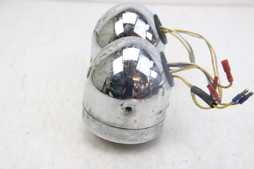 photo de PHARE AVANT SUZUKI GSX-F GSX  F 1100 (1988 - 1994) - Zoom état d’usage