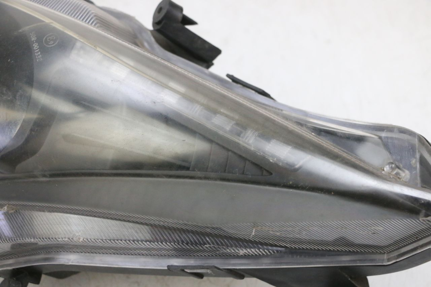 photo de PHARE AVANT JM MOTORS GTS 125 (2015 - 2019) - Vue produit