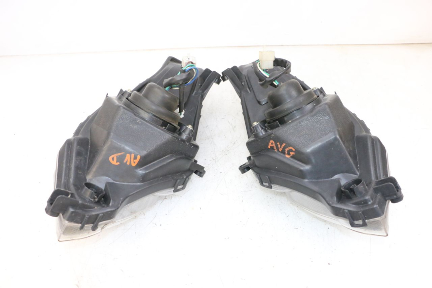 photo de PHARE AVANT JM MOTORS GTS 125 (2015 - 2019) - Points de fixation