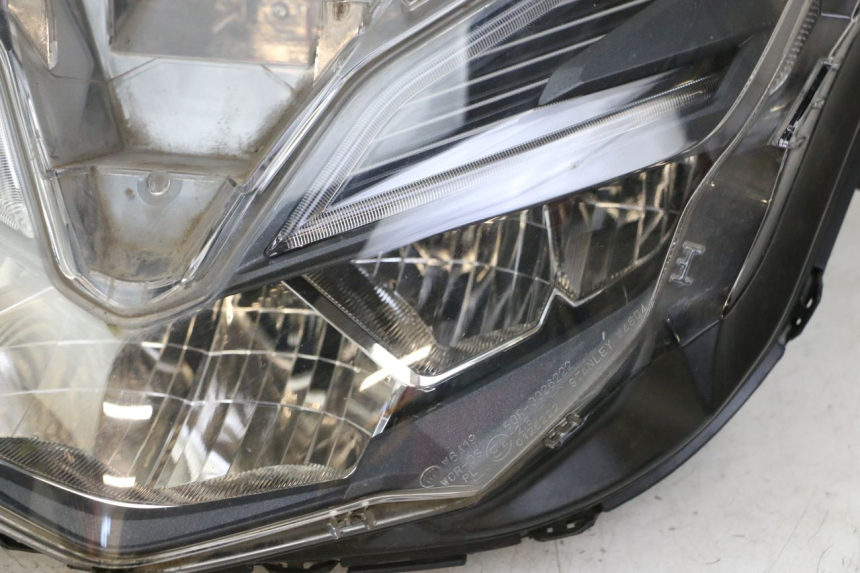 photo de PHARE AVANT HONDA FORZA 125 (2021 - 2025) - Photo complémentaire