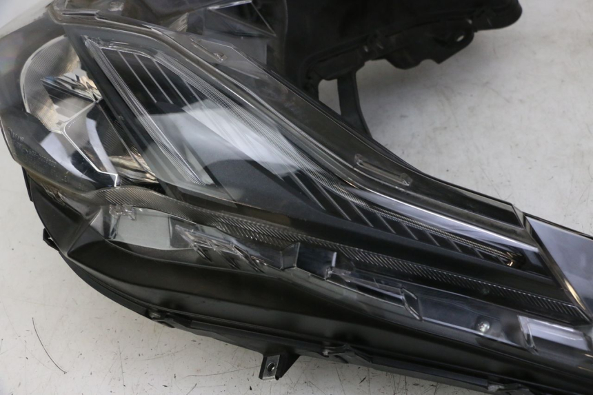 photo de PHARE AVANT HONDA FORZA 125 (2021 - 2025) - Points de fixation