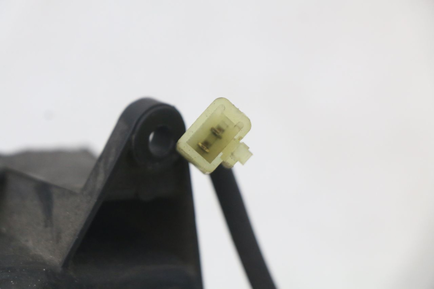 photo de PHARE AVANT KAWASAKI GTR 1000 (1994 - 2004) - Points de fixation