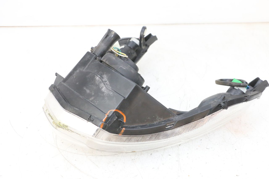 photo de PHARE AVANT PEUGEOT KISBEE 2T 50 (2010 - 2017) - Autre angle de vue