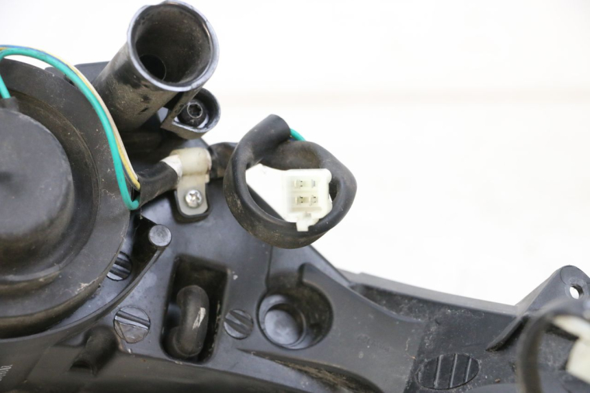 photo de PHARE AVANT PEUGEOT KISBEE 2T 50 (2010 - 2017) - Vue d’ensemble