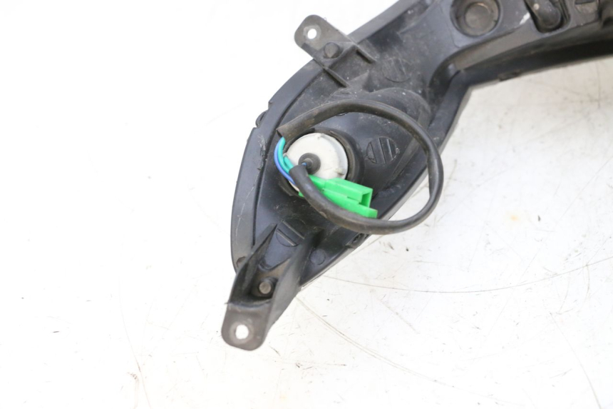 photo de PHARE AVANT PEUGEOT KISBEE 2T 50 (2010 - 2017) - Points de fixation