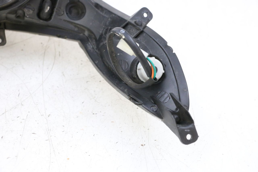 photo de PHARE AVANT PEUGEOT KISBEE 2T 50 (2010 - 2017) - État de surface