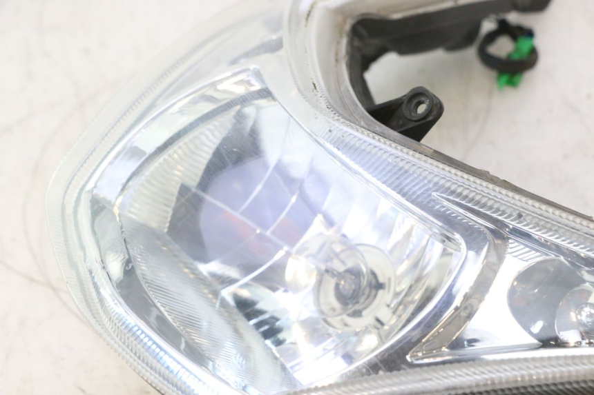 photo de PHARE AVANT PEUGEOT KISBEE 2T 50 (2010 - 2017) - État de surface