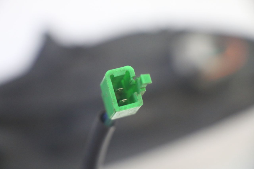 photo de PHARE AVANT PEUGEOT KISBEE 4T 50 (2018 - 2022) - Détails caractéristiques