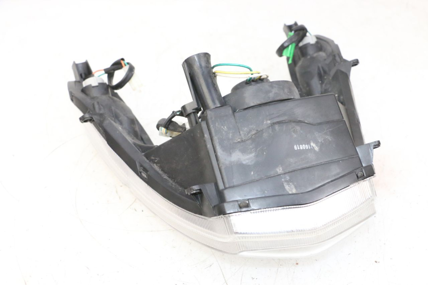 photo de PHARE AVANT PEUGEOT KISBEE 4T 50 (2010 - 2017) - Gros plan technique