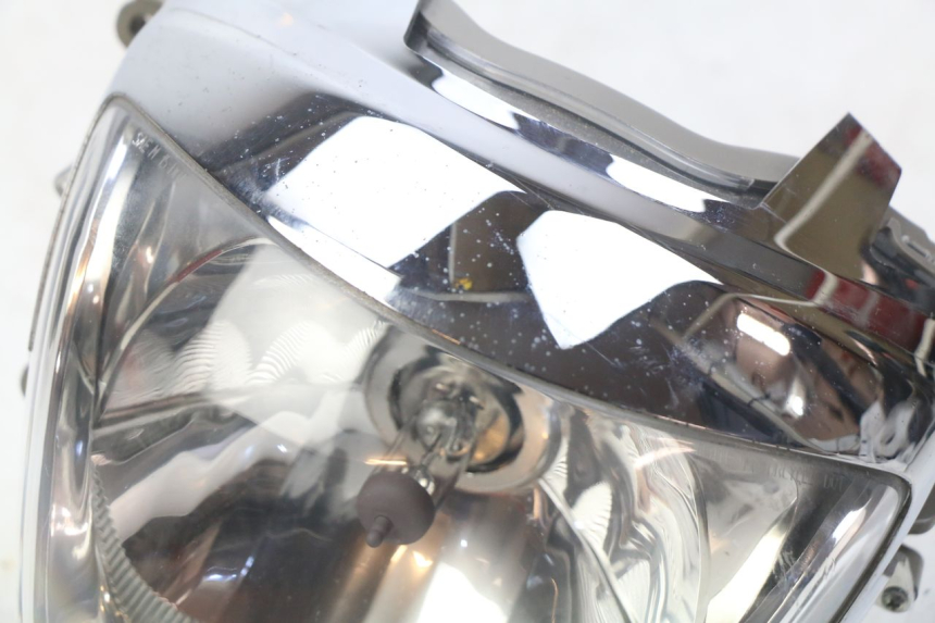 photo de PHARE AVANT PIAGGIO LIBERTY IGET 4T 50 (2015 - 2020) - Zoom état d’usage