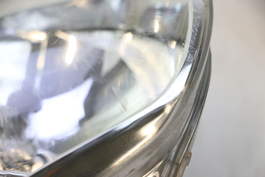 photo de PHARE AVANT PIAGGIO LIBERTY IGET 4T 50 (2015 - 2020) - Zoom état d’usage