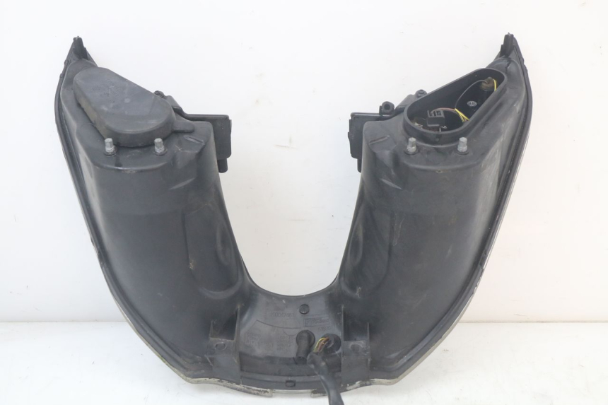 photo de PHARE AVANT PIAGGIO MP3 125 (2006 - 2014) - Gros plan technique