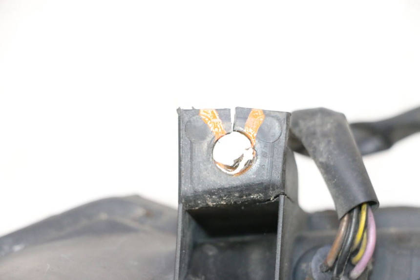 photo de PHARE AVANT PIAGGIO MP3 RL 250 (2006 - 2010) - Focus structure