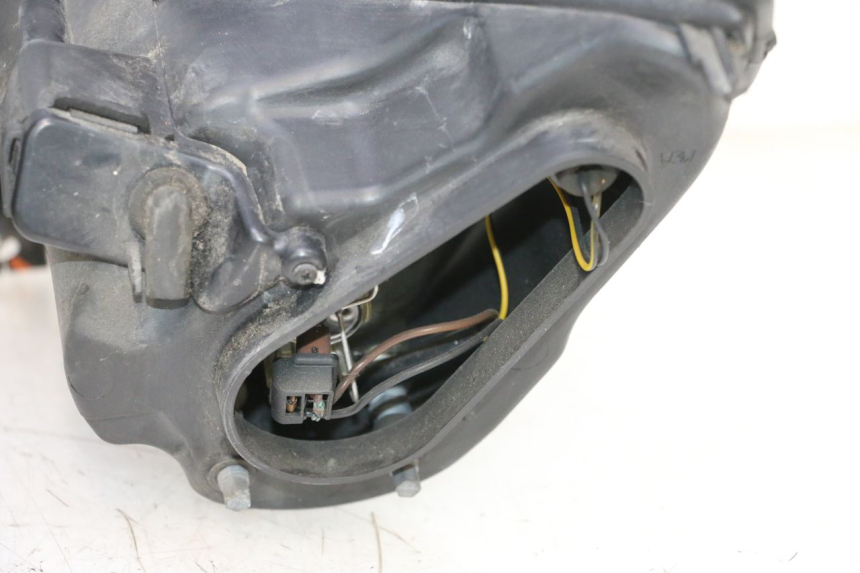 photo de PHARE AVANT PIAGGIO MP3 RL 250 (2006 - 2010) - Autre angle de vue